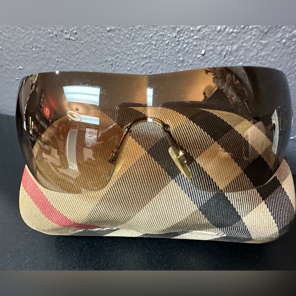 Burberry Shade Sunglasses